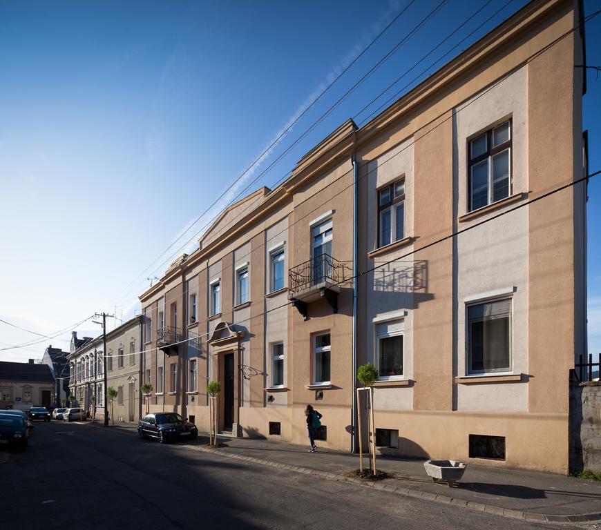 Studio 16 Sopron Luaran gambar