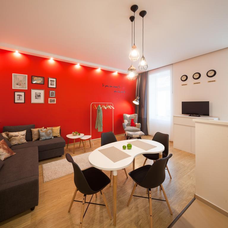 Studio 16 Sopron Luaran gambar